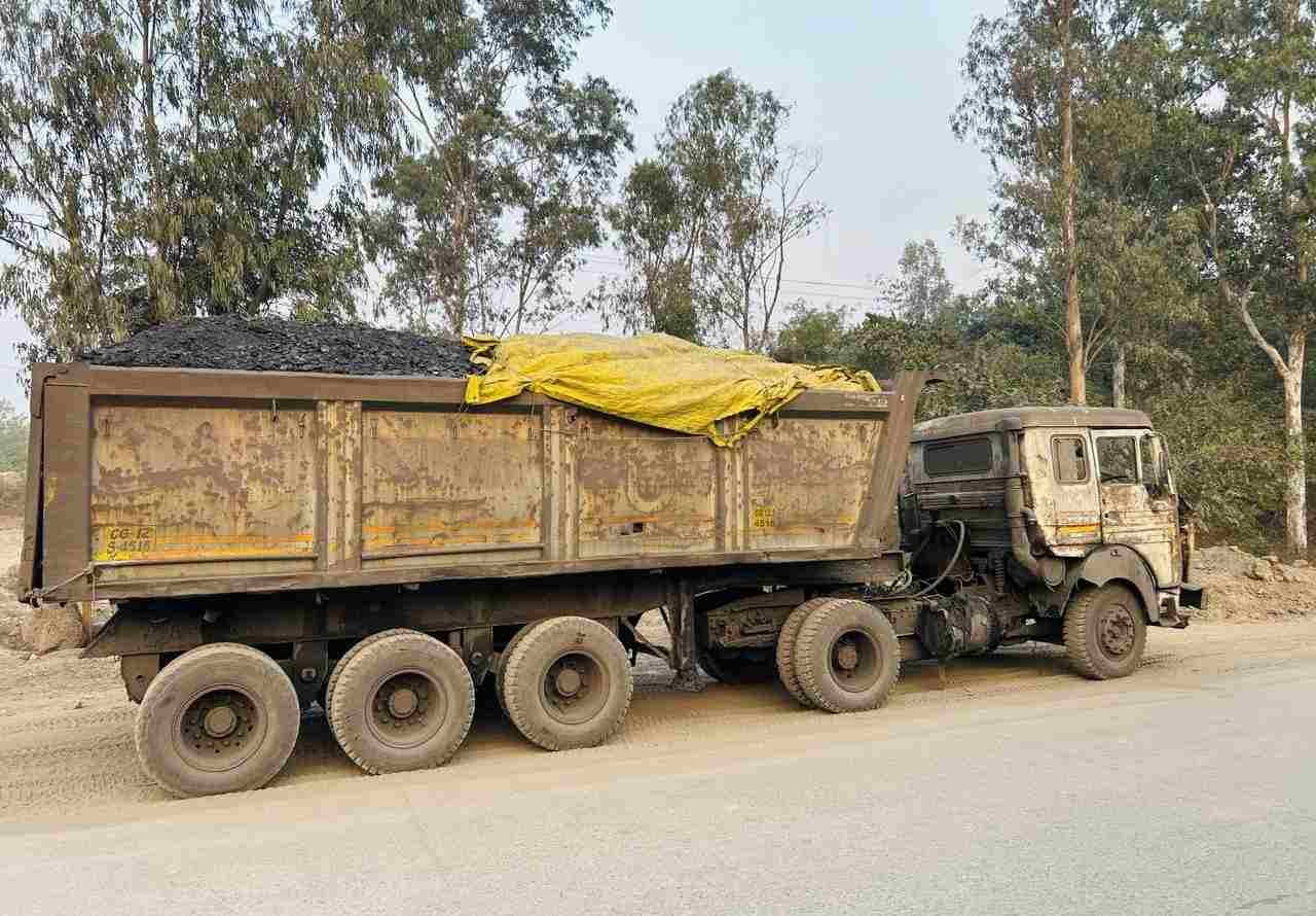 *Big breaking:- 14 उद्योगों पर 10.51 लाख रुपये का पर्यावरणीय जुर्माना, बिना सुरक्षा मानकों के कच्चे माल और अपशिष्ट परिवहन करने पर प्रशासन की सख्ती....* 1 1740579498 e3cc0c50418fff021317