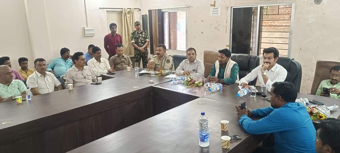 *माँसाहार बाजार को शहर से शिफ्ट करने पर लगी सहमती की मुहर, नगर पालिका में आयोजित बैठक पर बनी सगमती* 1 IMG 20250423 WA0008