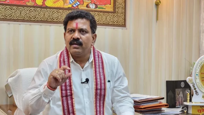 *बंगलादेशी घुसपैठियों, अवैध रूप से निवास कर रहे अप्रवासियों तथा बिना वैध दस्तावेजों के रहने वाले अनाधिकृत व्यक्तियों की पहचान हेतु चलेगा विशेष अभियान, प्रत्येक जिले में होगा स्पेशल टास्क फोर्स का गठन- उपमुख्यमंत्री एवं गृहमंत्री विजय शर्मा....* 1 01 06 2024 dcm vijay sharma 23729853 m
