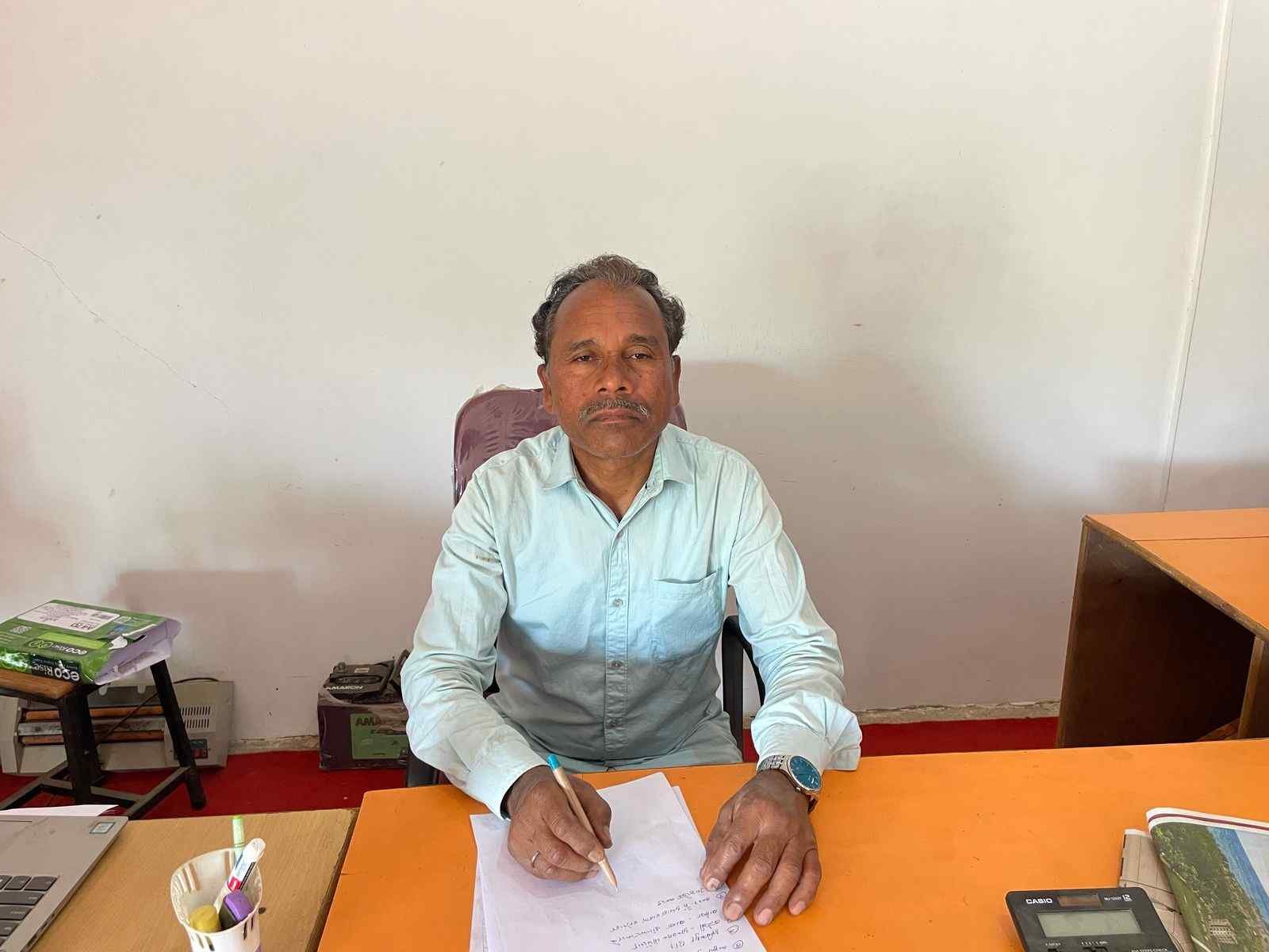 *सेवानिवृति पर प्रधानाध्यापक को दी गई विदाई* 1 IMG 20250503 WA0005
