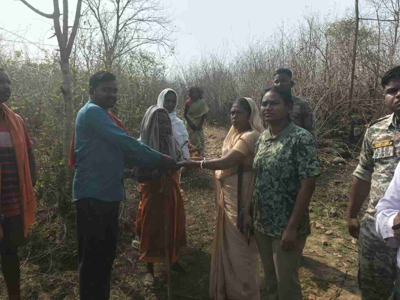 *Breaking jashpur:- जंगल में घूम रहे 65 वर्षिय वृद्व को हाथी ने कुचला, घटना में वृद्व की मौके पर ही मौत...* 1 IMG 20250503 WA0204