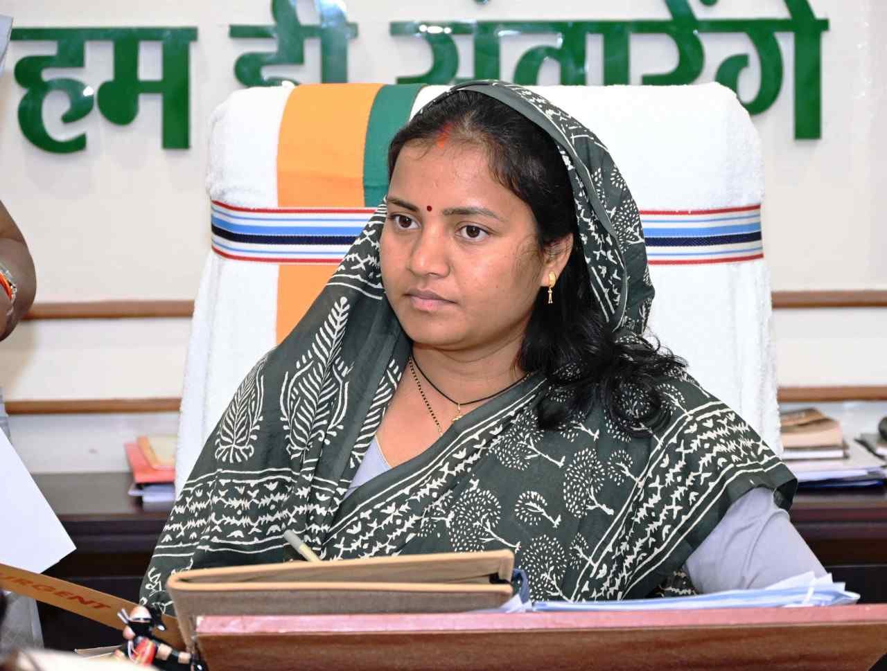 *आंगनबाड़ियों में घटिया सामान की आपूर्ति का मामला: मंत्री श्रीमती राजवाड़े के निर्देश पर बड़ी कार्रवाई, छह सप्लाई एजेंसियां ब्लैक लिस्टेड, राज्य स्तरीय जांच समिति ने सौंपी जांच रिपोर्ट, गुणवत्ताहीन सामान बदलवाए गए....* 1 1752317198 513fdd24c32dff3d0cfc