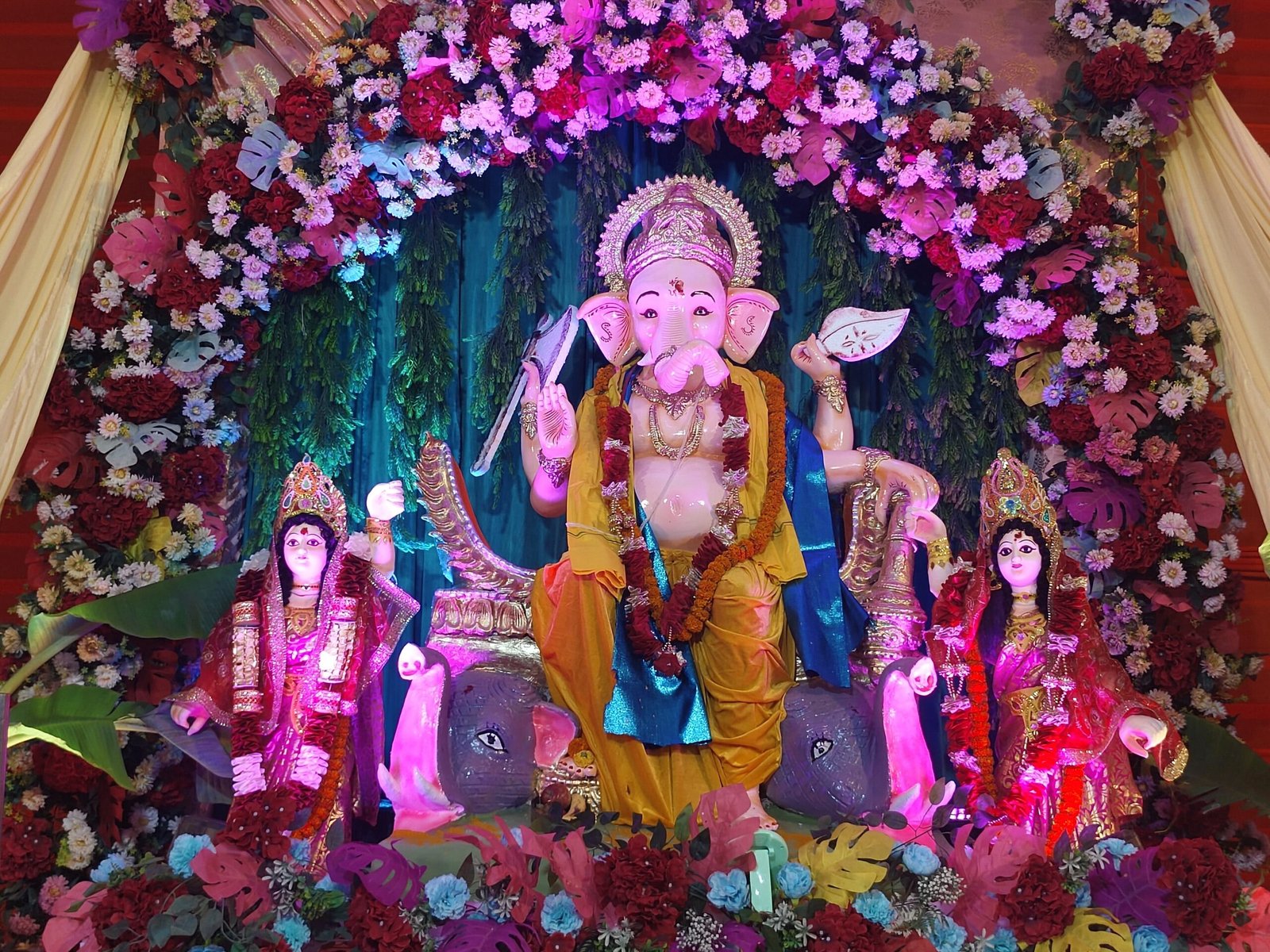 *मुख्यमंत्री निवास स्थित सीएम कैंप कार्यालय बगिया में विराजे गणपति महाराज, गणपति बप्पा की जयकारा से गूंजा परिसर......* 1 IMG 20250827 WA0014 scaled